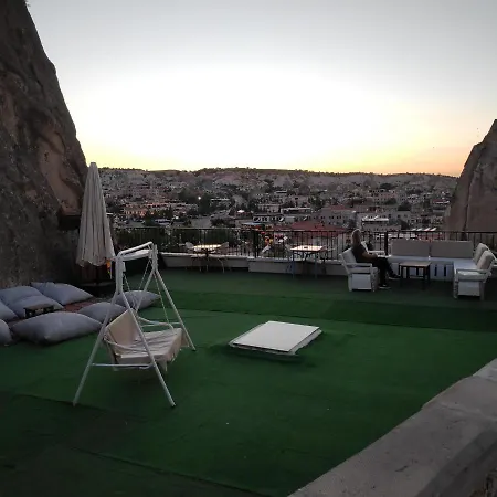 Unicorn Cave Hotel 2*