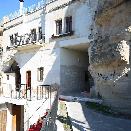 Unicorn Cave Hotel 2*