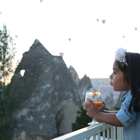 Unicorn Cave Ξενοδοχείο 2*