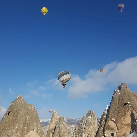 Unicorn Cave Ξενοδοχείο 2*