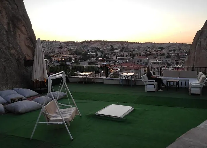 Unicorn Cave 酒店 2*