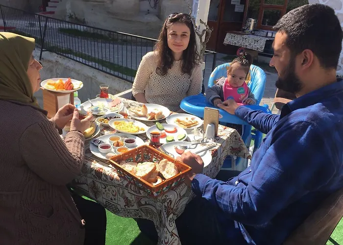 Unicorn Cave Hotel 2*