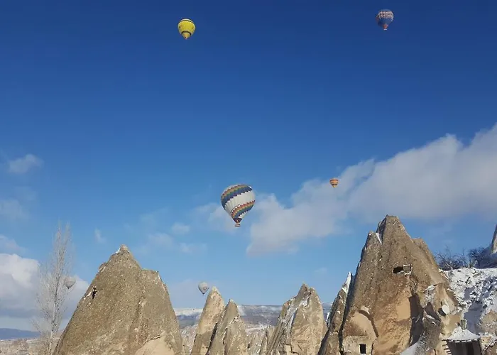 Unicorn Cave Hotel 2*